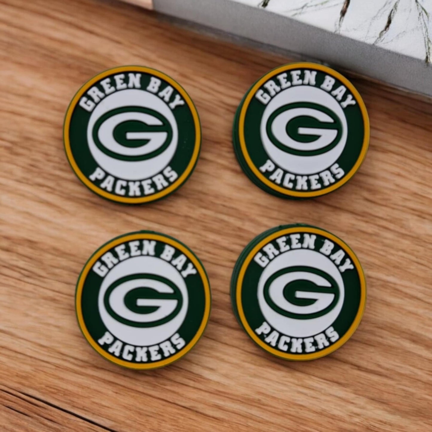 Greenbay Packers: Round with White G Silicone Focal Bead - 0940