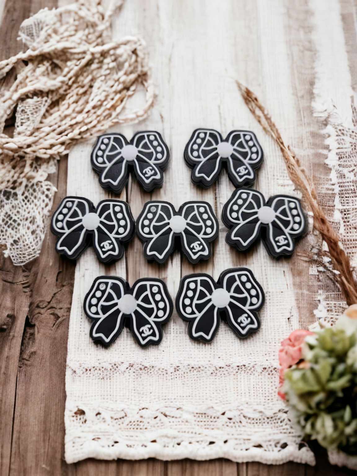 Chanel: Black Bow with White Silicone Focal Bead - 0577