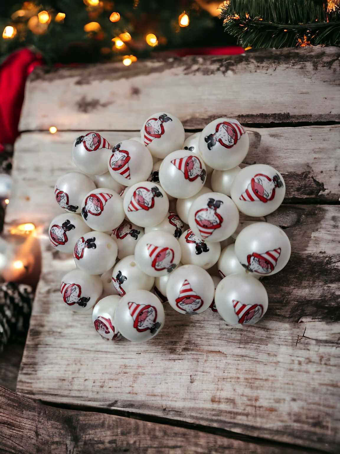 Valentines Gnome with Red/White Striped Hat - White 20mm Acrylic Bubblegum Bead - 1099