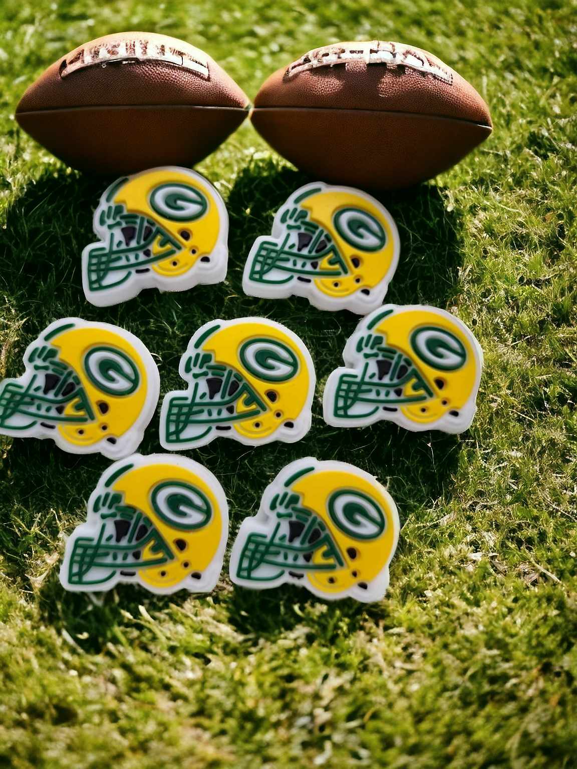 Greenbay Packers: Yellow Helmet with White G Silicone Focal Bead - 0656