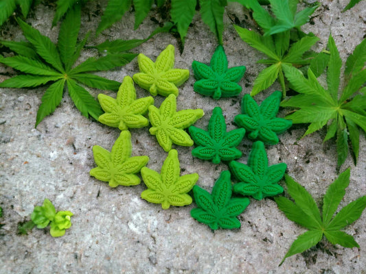 Cannabis Plant Leaf Silicone Focal Bead - 0247