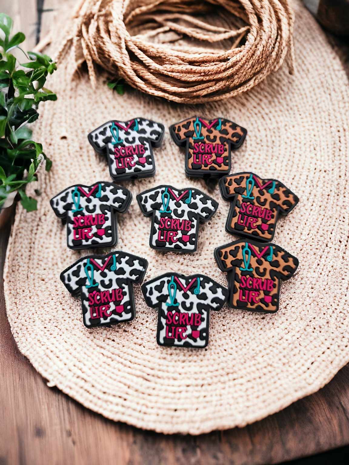Scrub Life: Scrub Top Leopard Print Silicone Focal Bead - 0590